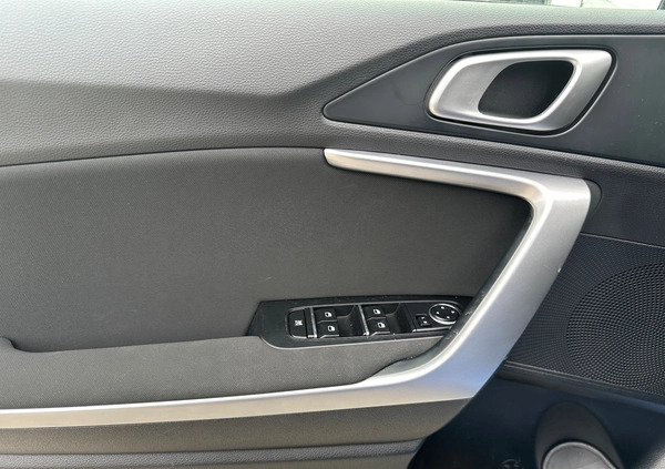 Kia Ceed cena 77900 przebieg: 18453, rok produkcji 2023 z Chorzów małe 154
